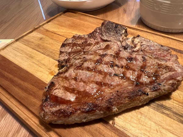 「炭より熱いぜ!“直火 vs. 遠火”で広がる我が家のBBQワールド」